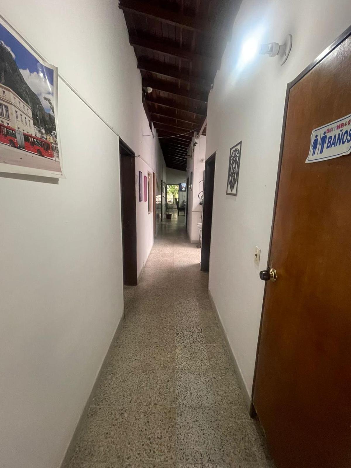 Hostel Urban City Медельин Экстерьер фото