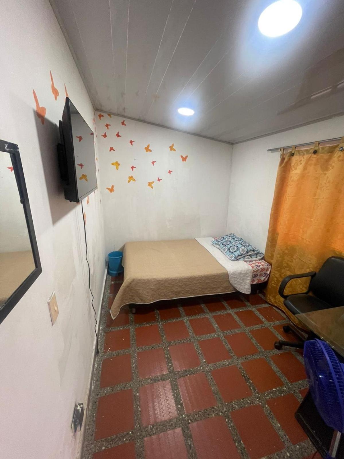 Hostel Urban City Медельин Экстерьер фото