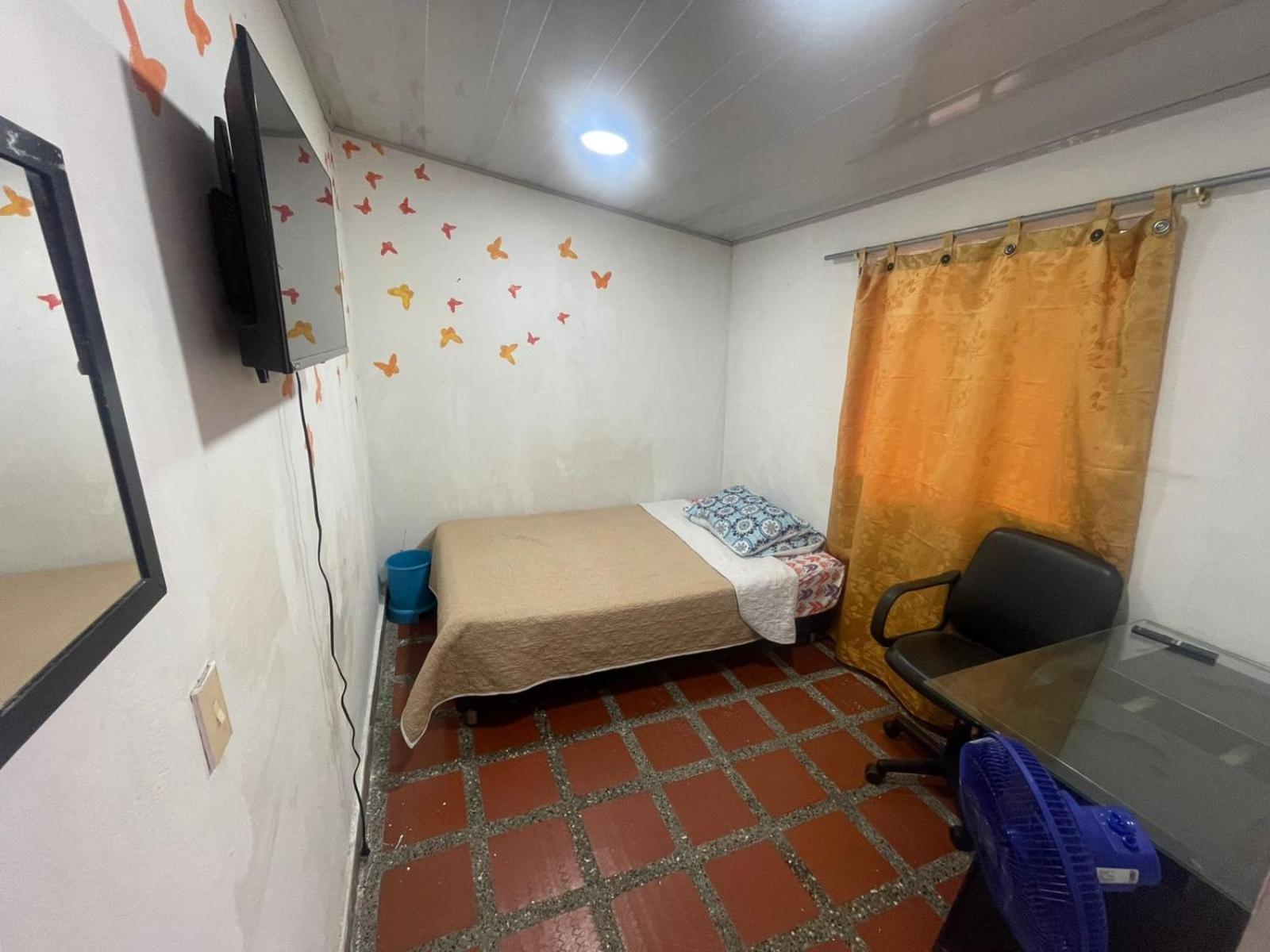 Hostel Urban City Медельин Экстерьер фото