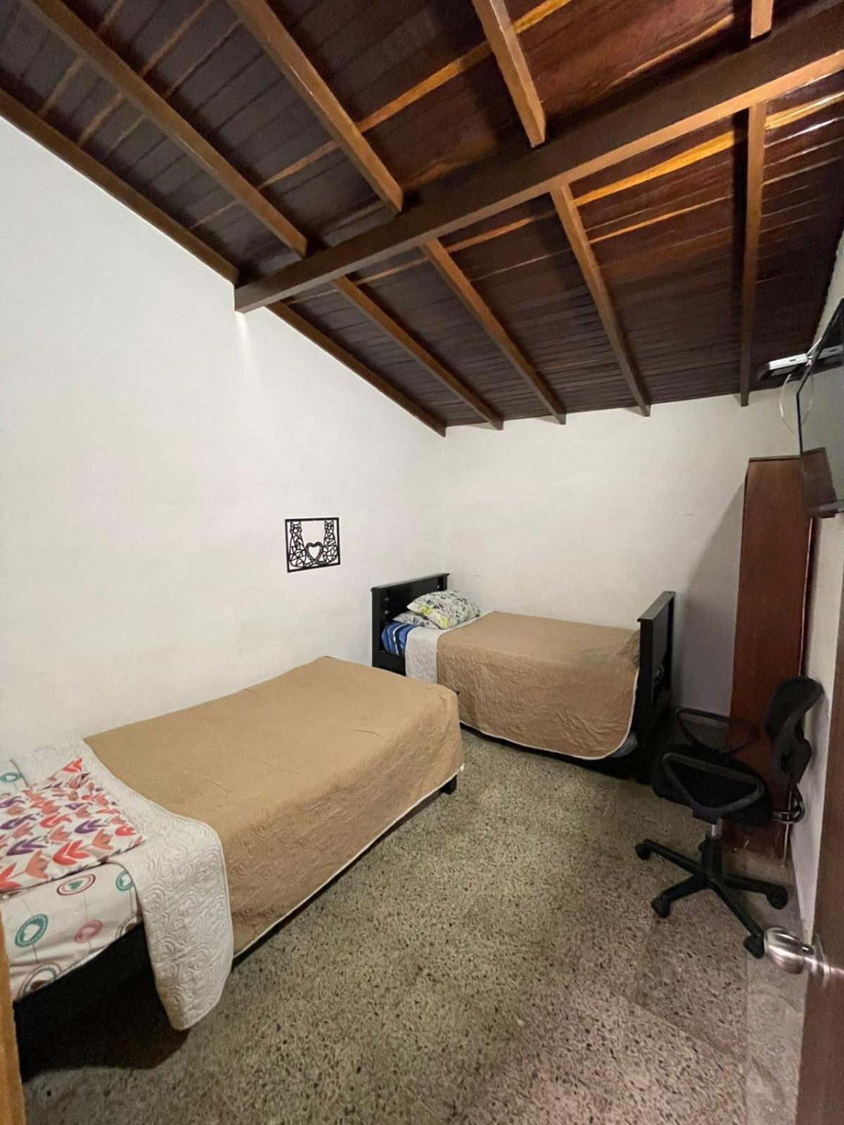 Hostel Urban City Медельин Экстерьер фото