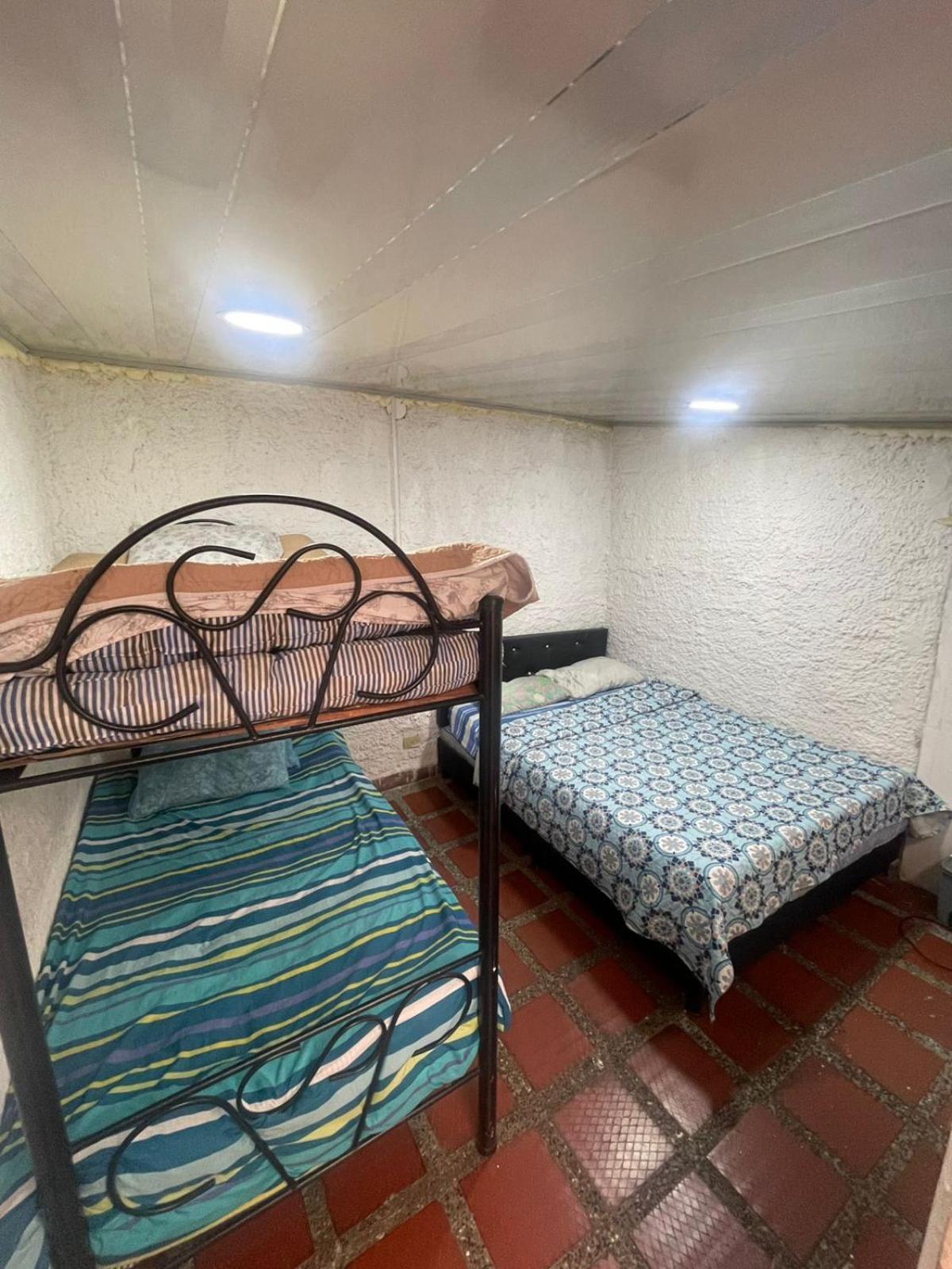 Hostel Urban City Медельин Экстерьер фото
