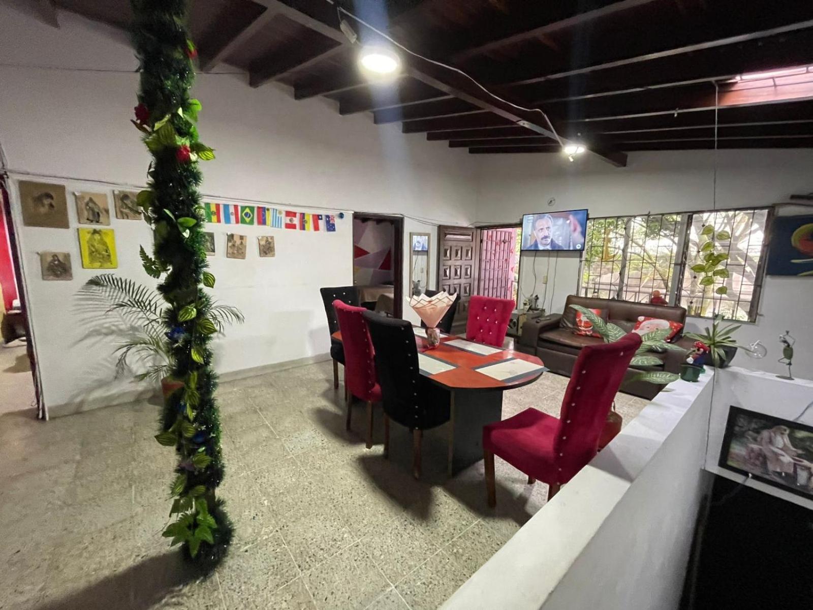 Hostel Urban City Медельин Экстерьер фото